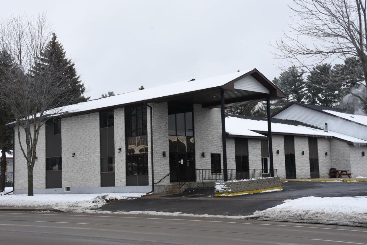 Woodside Dells Hotel & Suites ウィスコンシン デルズ エクステリア 写真