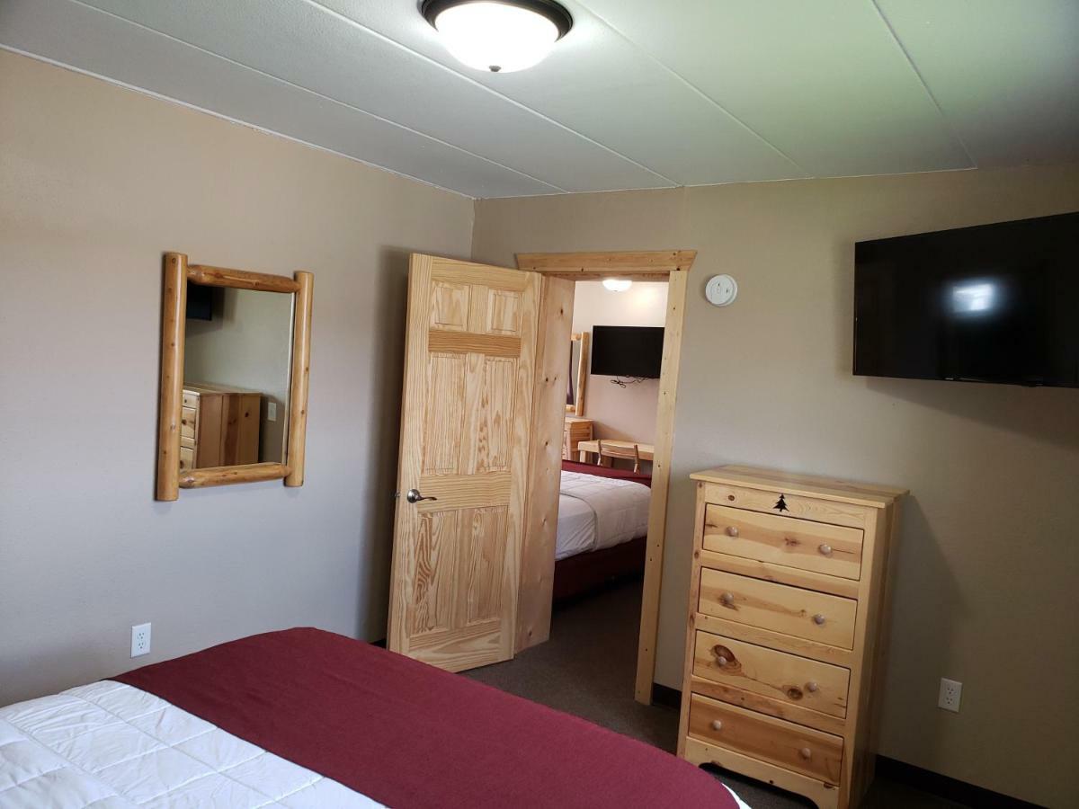Woodside Dells Hotel & Suites ウィスコンシン デルズ エクステリア 写真